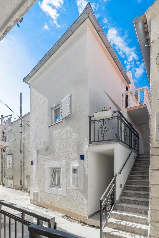 Apartments by the sea Baska Voda, Makarska - 17570 Bagian luar foto