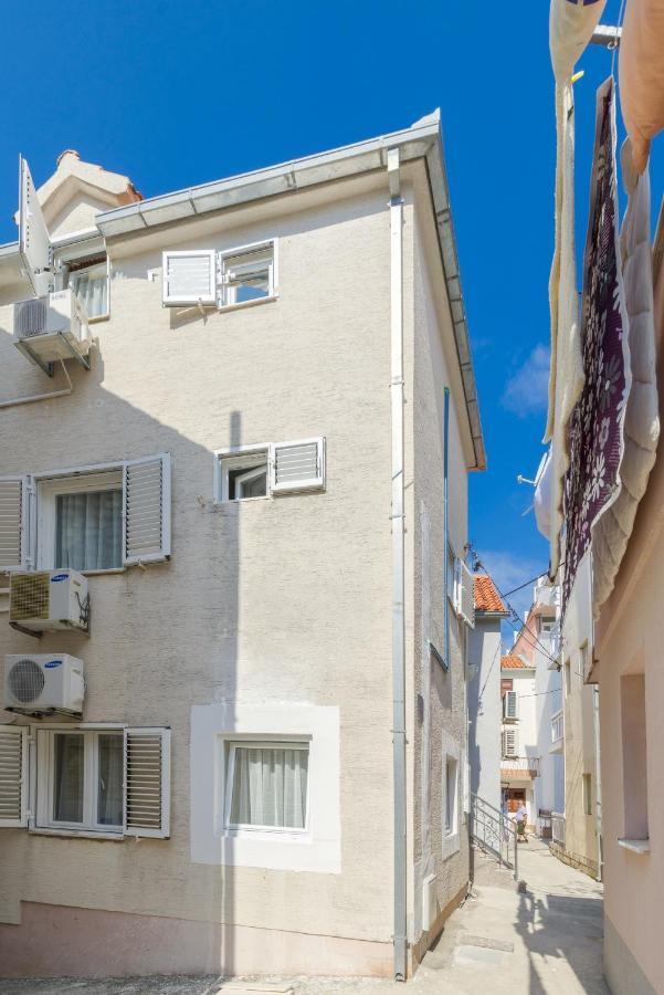 Apartments by the sea Baska Voda, Makarska - 17570 Bagian luar foto