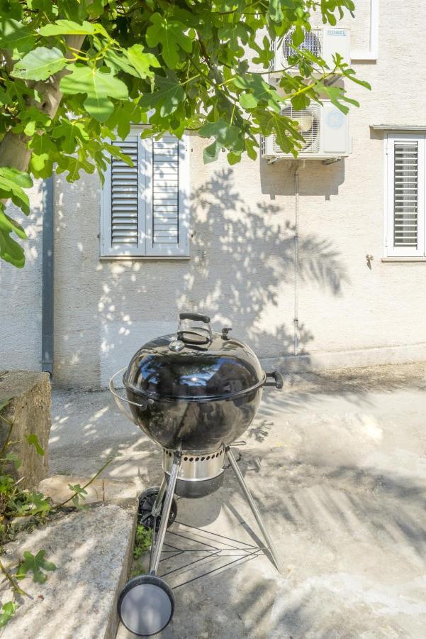 Apartments by the sea Baska Voda, Makarska - 17570 Bagian luar foto