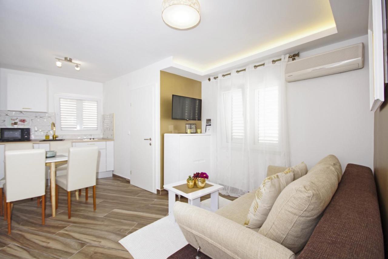 Apartments by the sea Baska Voda, Makarska - 17570 Bagian luar foto