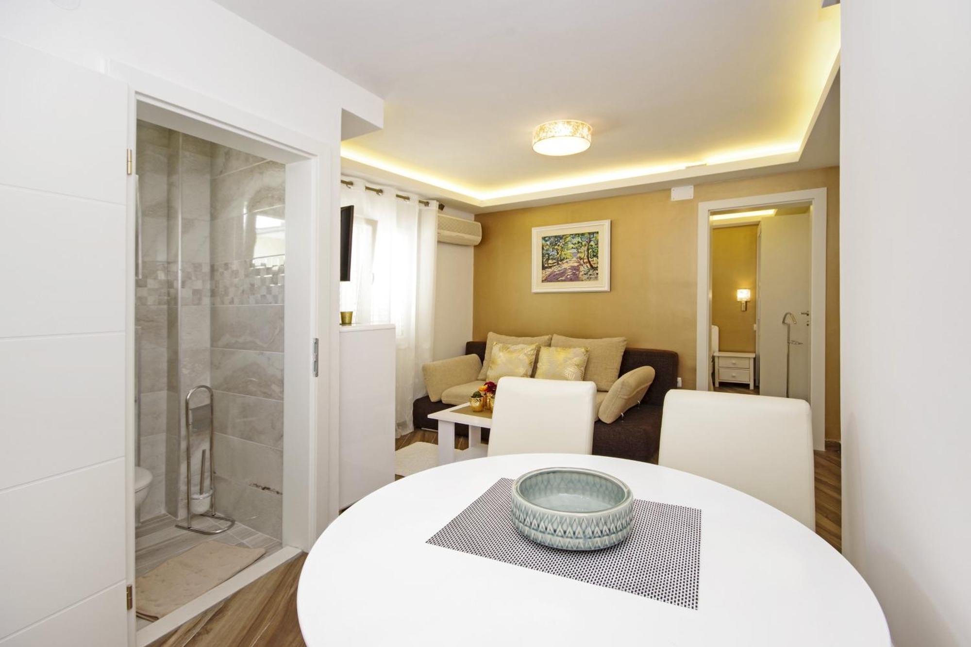 Apartments by the sea Baska Voda, Makarska - 17570 Ruang foto