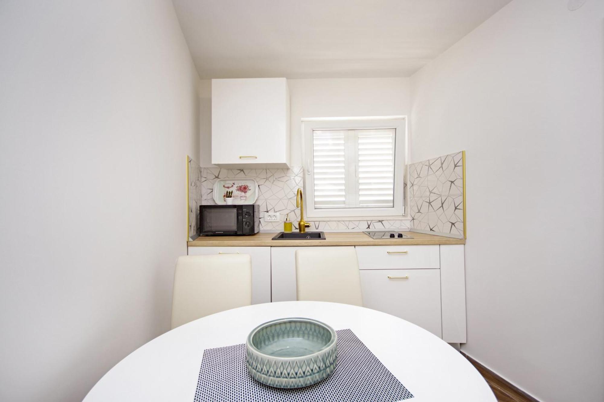 Apartments by the sea Baska Voda, Makarska - 17570 Ruang foto