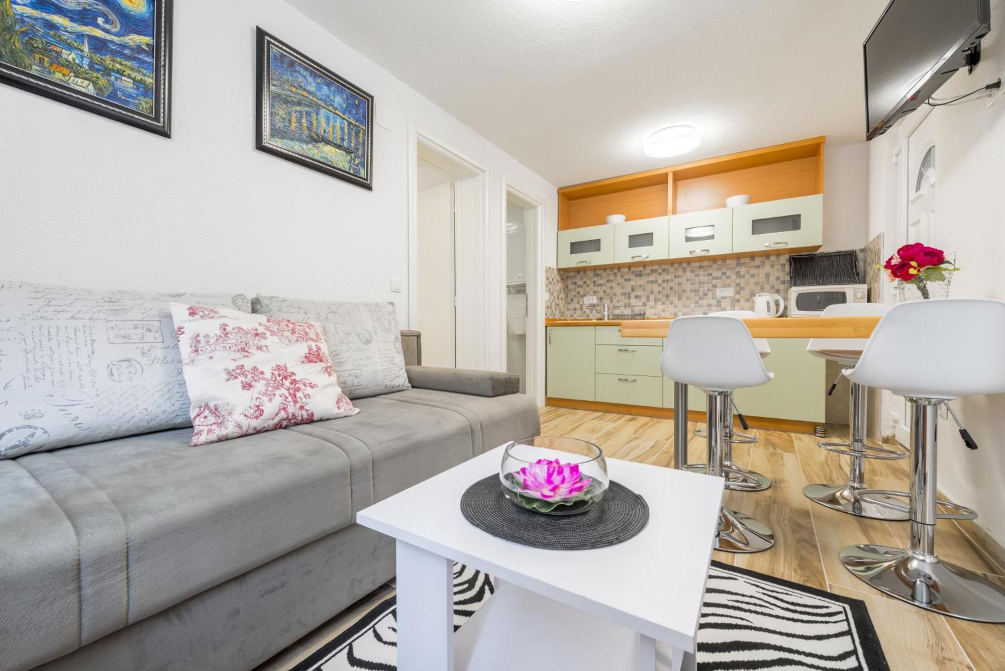 Apartments by the sea Baska Voda, Makarska - 17570 Ruang foto